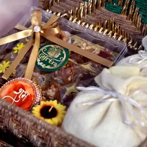 EMERALD BLESSINGS CHEST